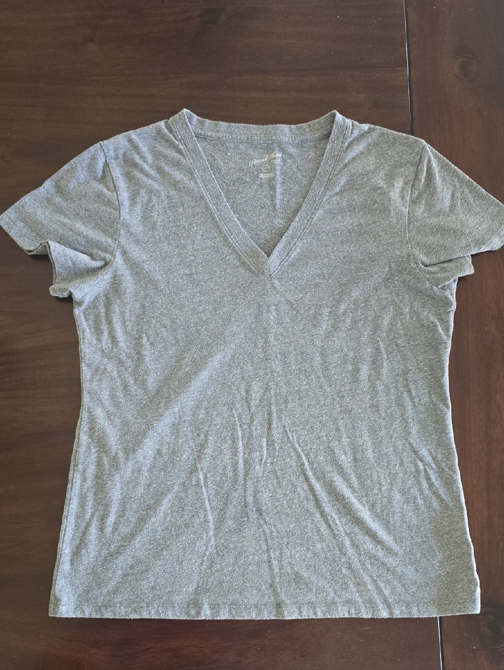 Universal Thread Heather Gray Iconic V-Neck Tee